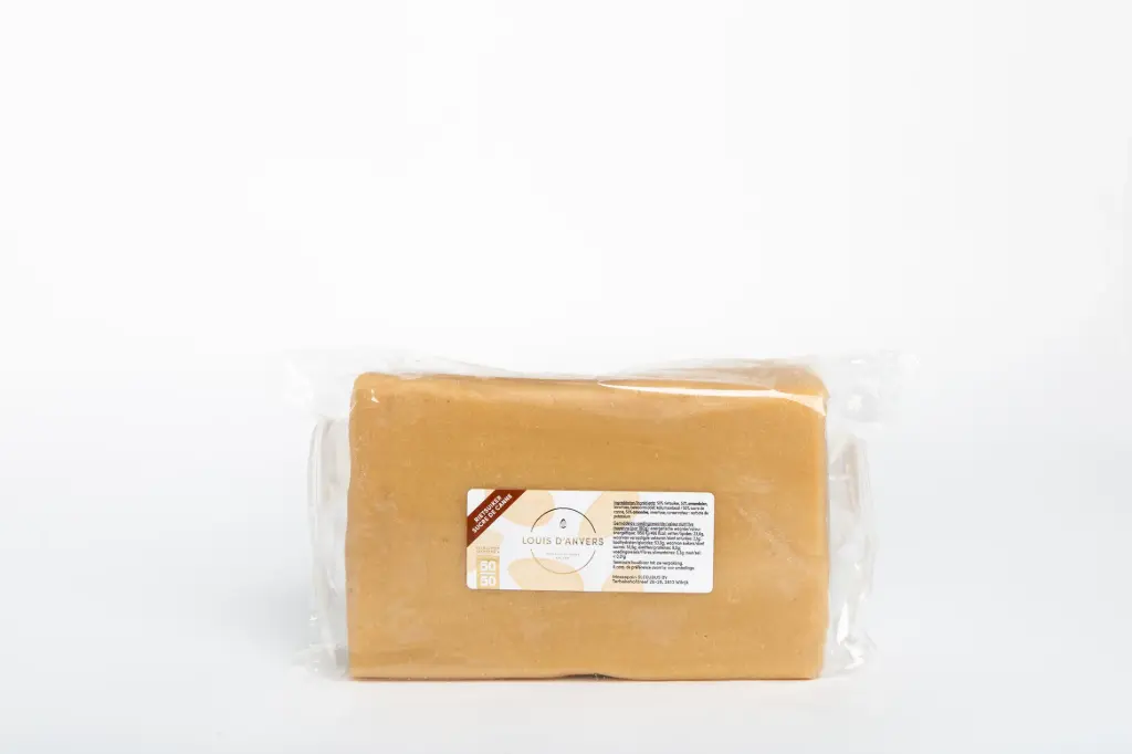 marsepein buche 1.000g met rietsuiker (50/50)