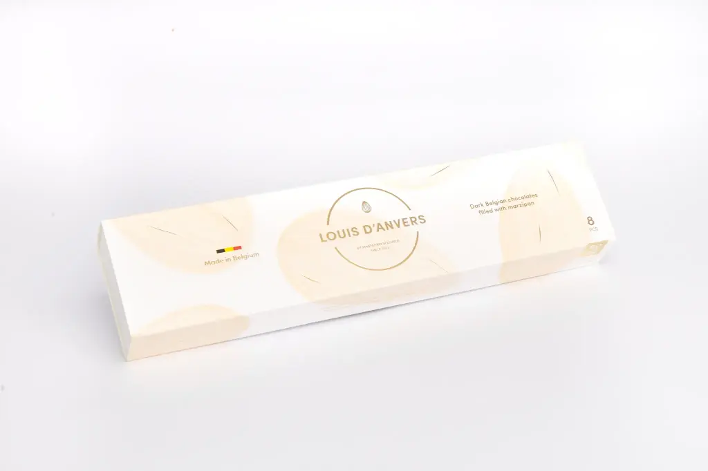 8 PIECES DE PRALINES AU MASSEPAIN ENROBÉES DE CHOCOLAT